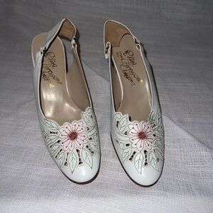 Salvatore Ferragamo Elegant Floral Embroidered Slingback Shoes